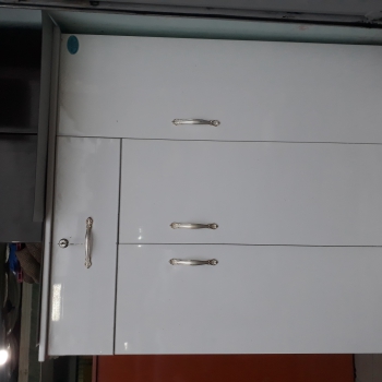 Tủ giầy màu trắng 